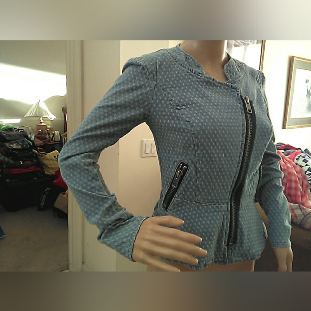 FREE PEOPLE Chic Blue Jean Jacket W/ Asymmetrical ZIP CHUNKY Zip PKTS. SZ.0 - Picture 4 of 5